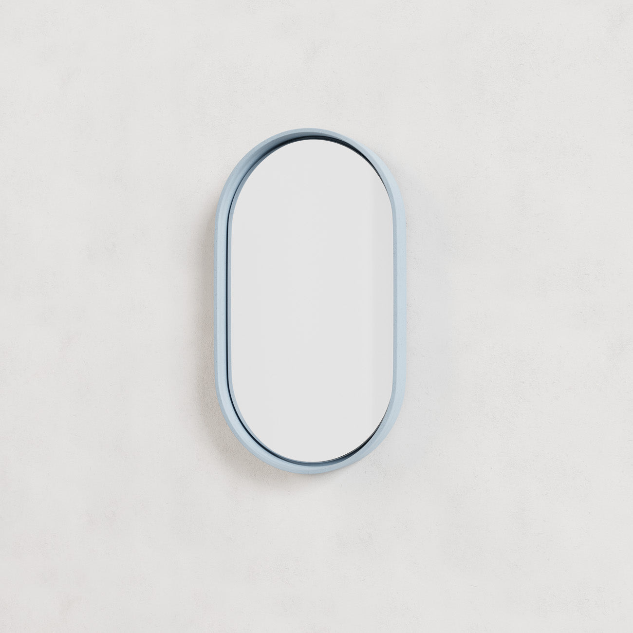 700mm x 400mm / Bluebottle
