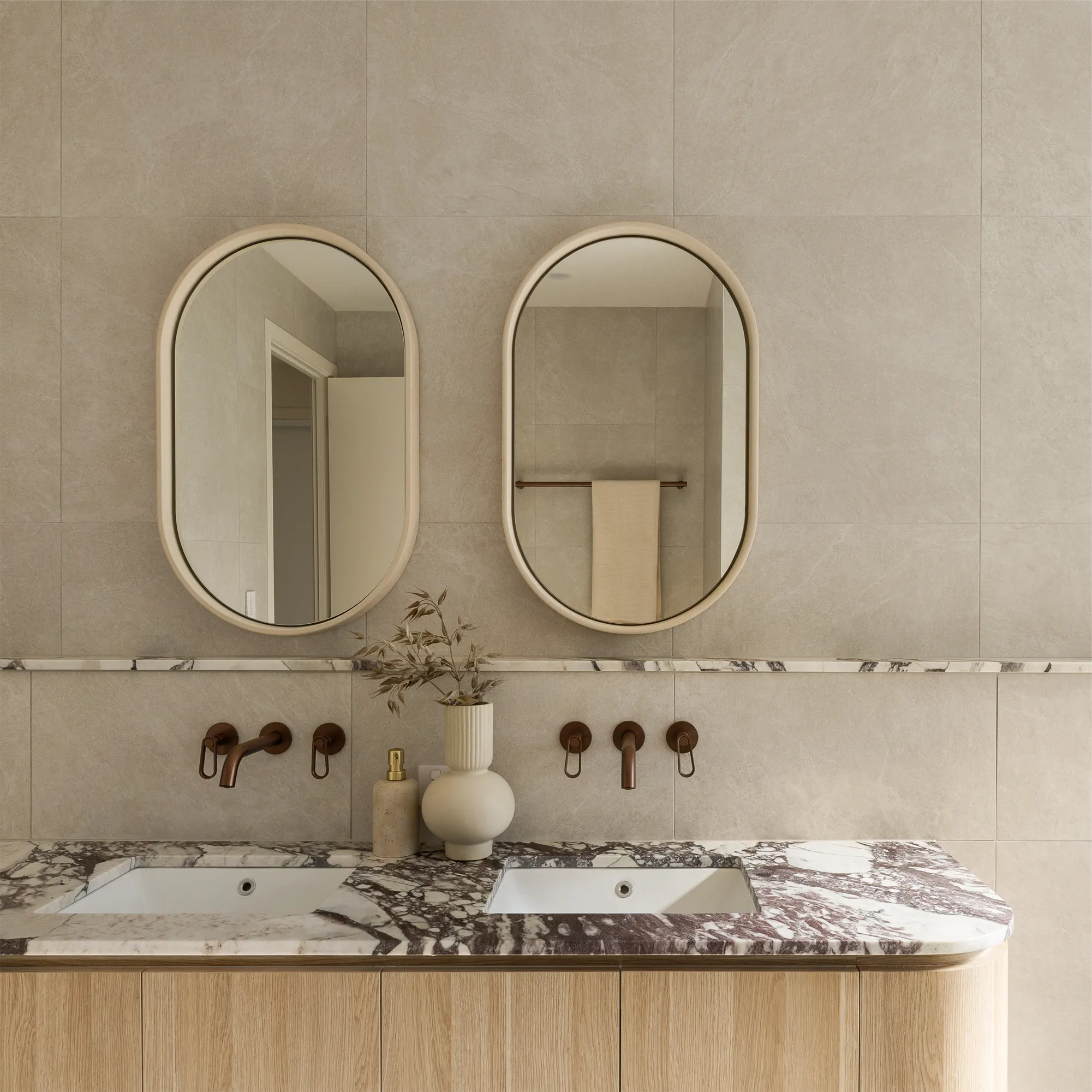 Sand / 800mm x 500mm / Non-backlit