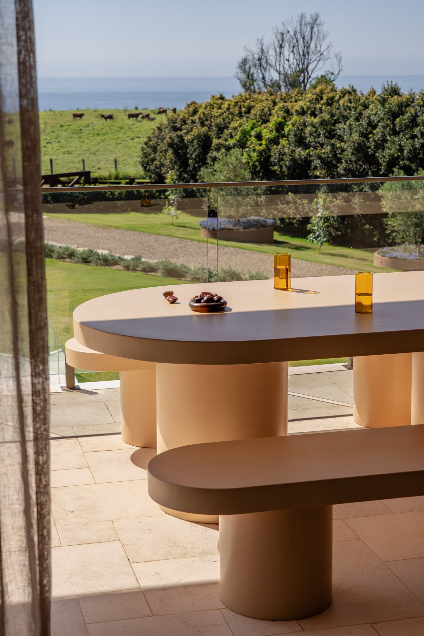 Bisque / With 2 Bench Seats